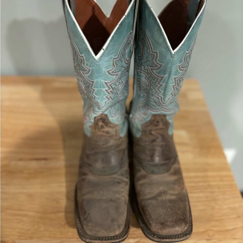 Woman’s Dan post boots
